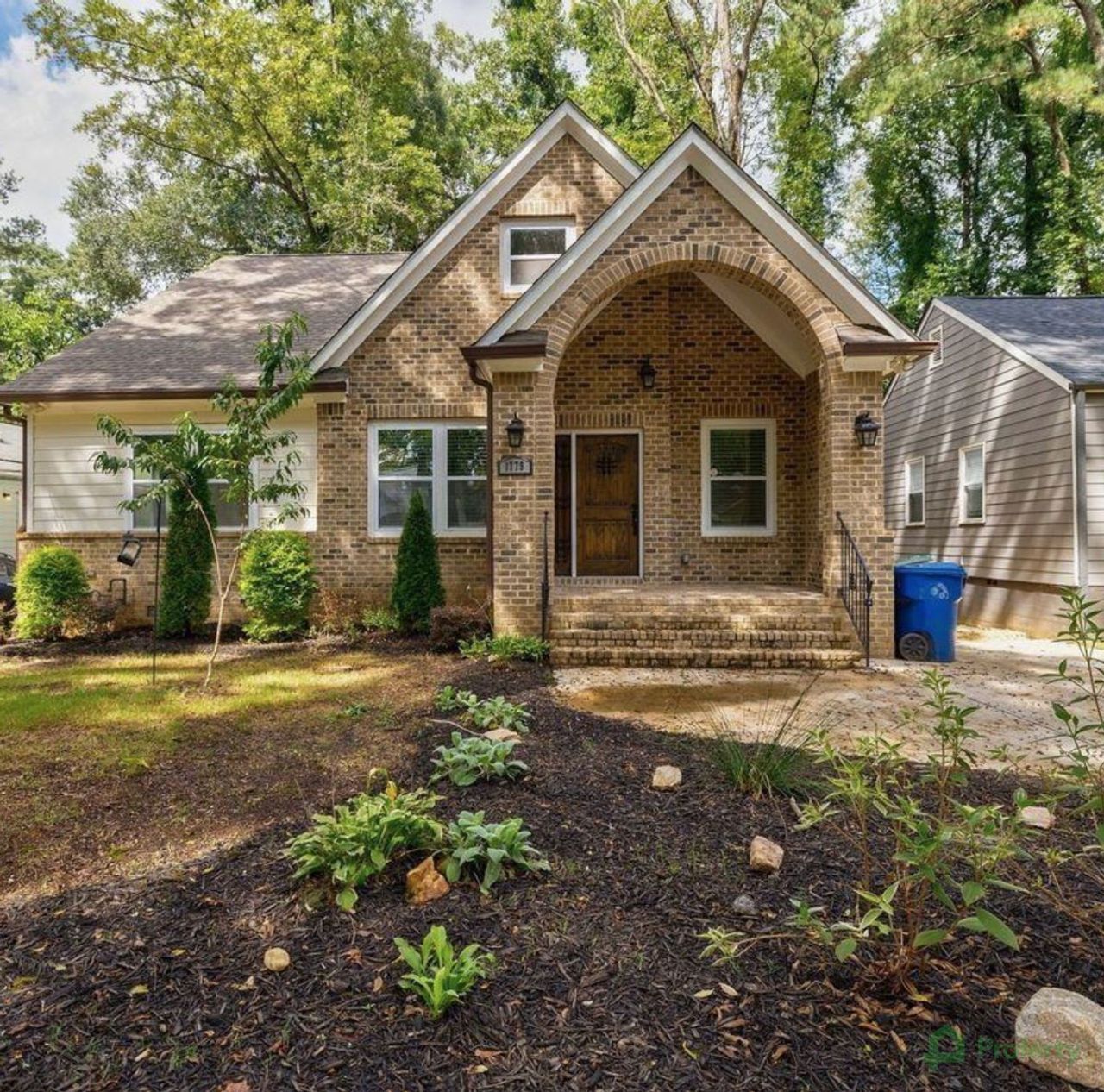 listing, photo 1