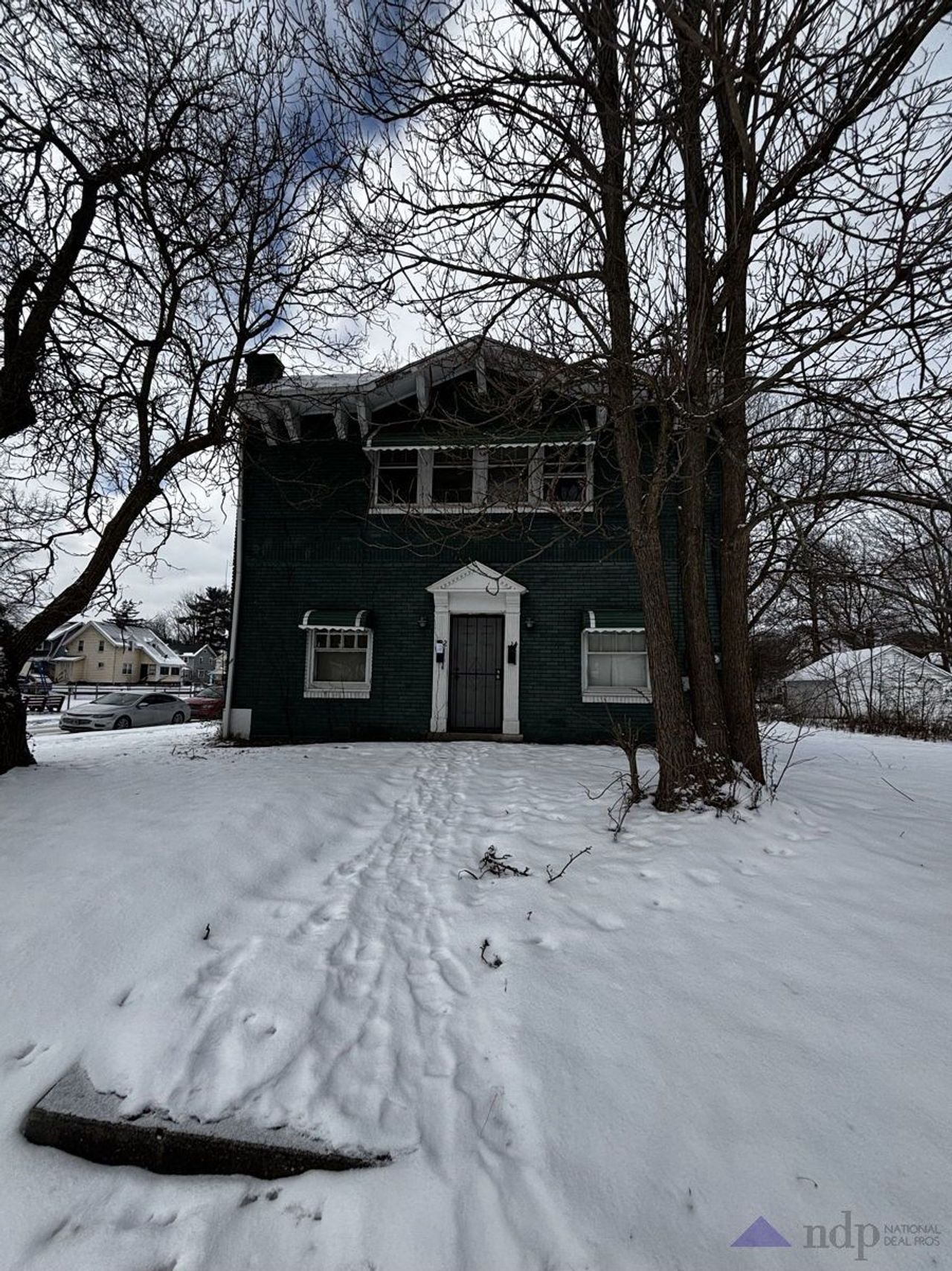 listing, photo 1