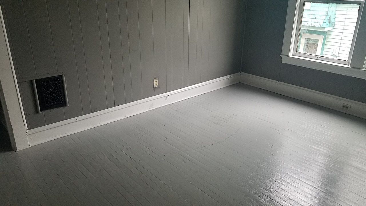 listing, photo 1
