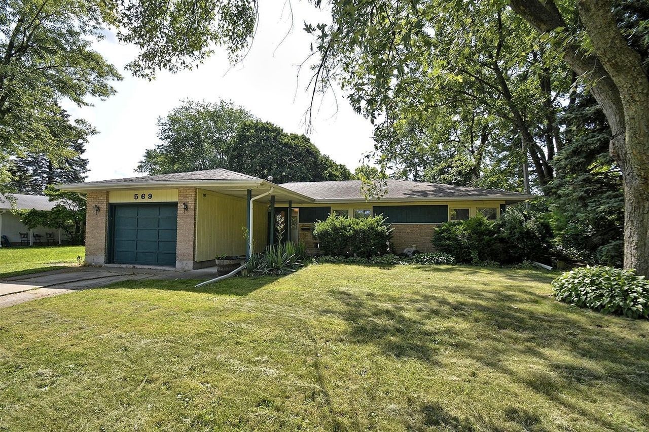 listing, photo 1