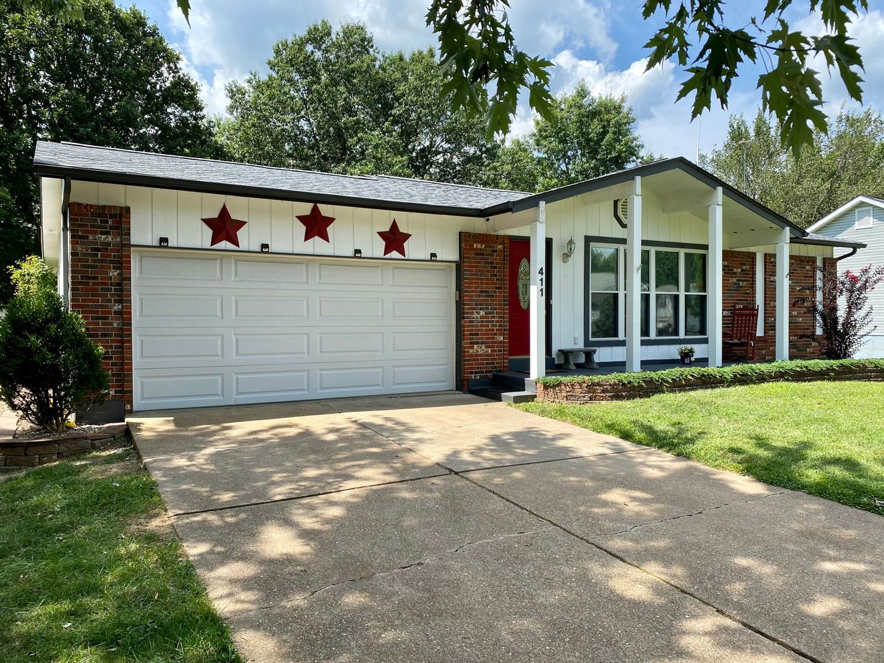 listing, photo 1