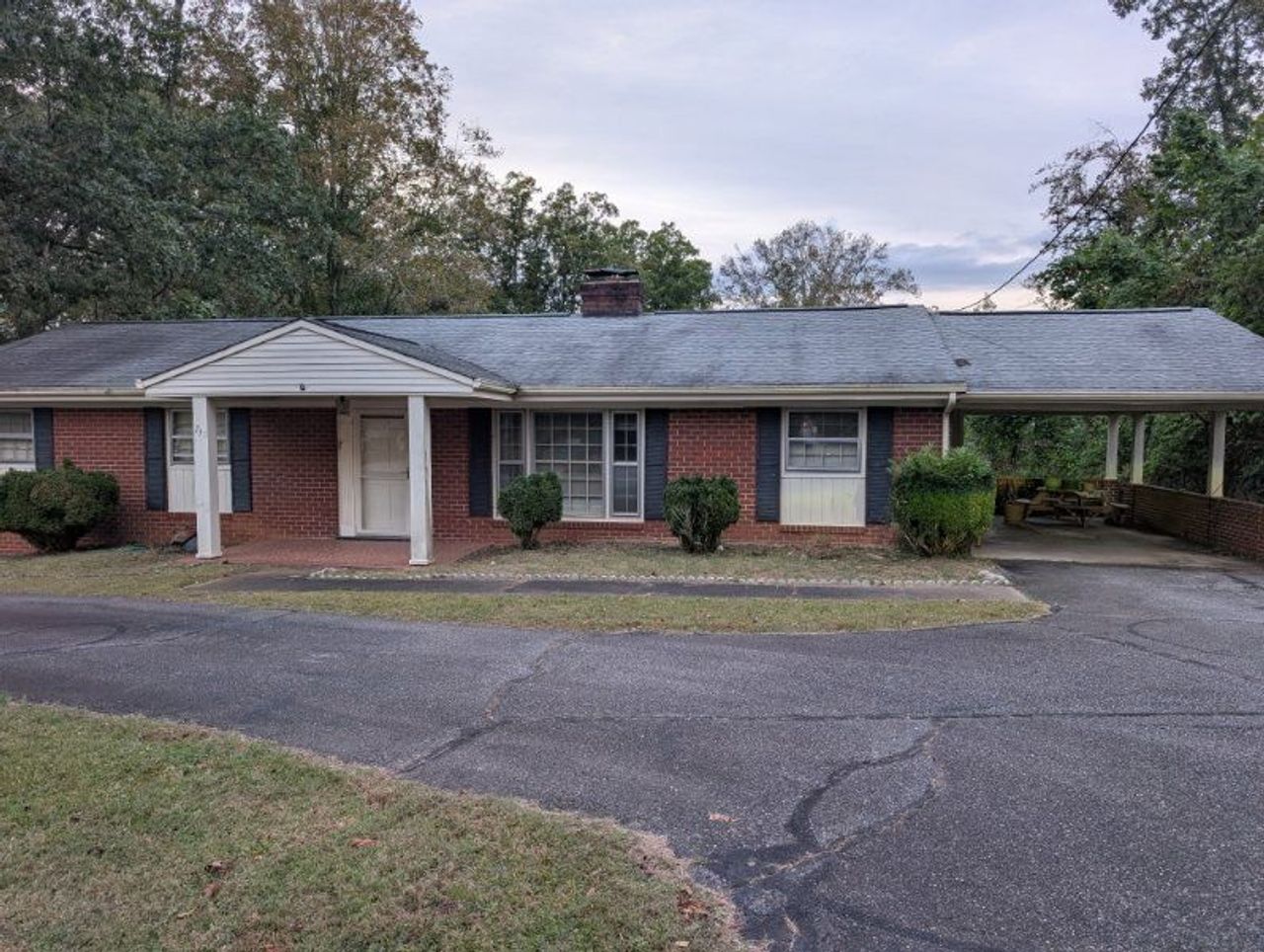 listing, photo 1