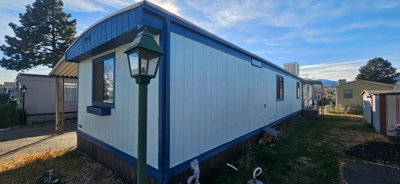 listing, photo 1