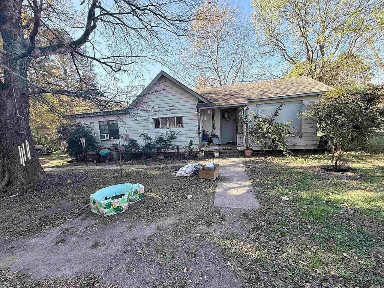 listing, photo 1