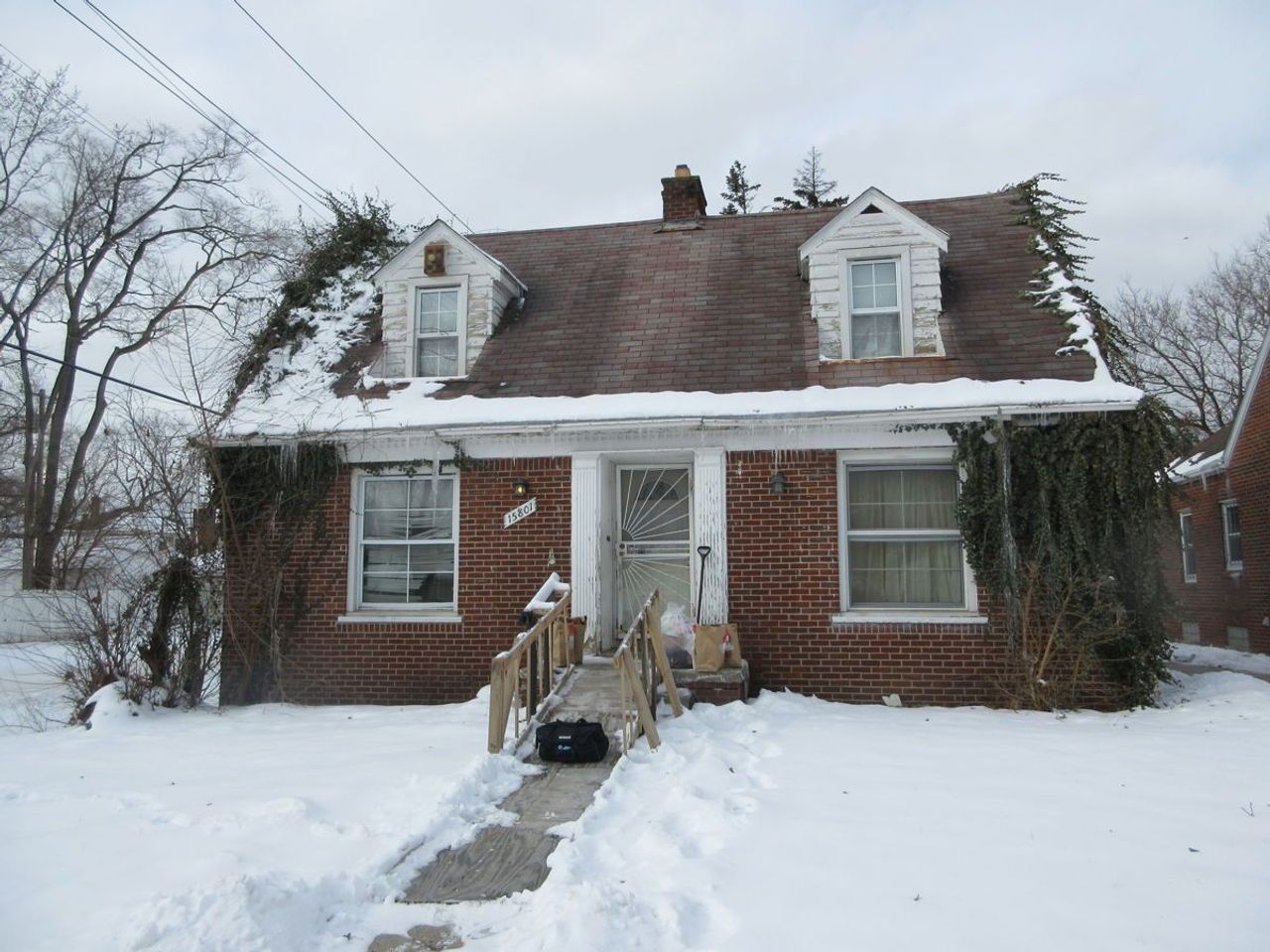 listing, photo 1
