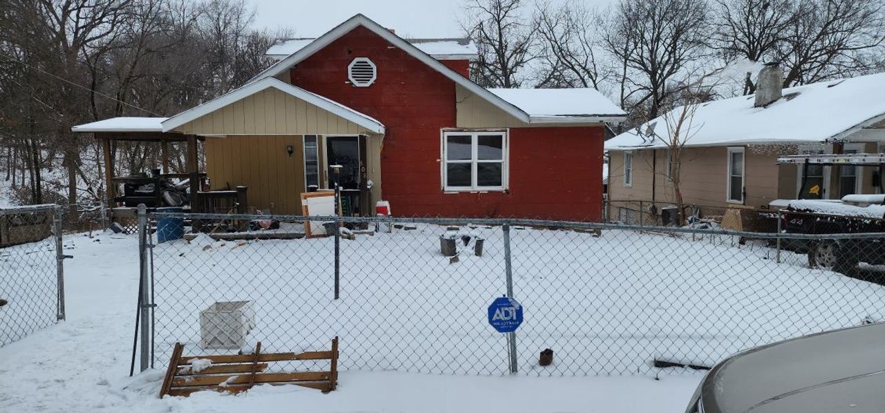 listing, photo 1