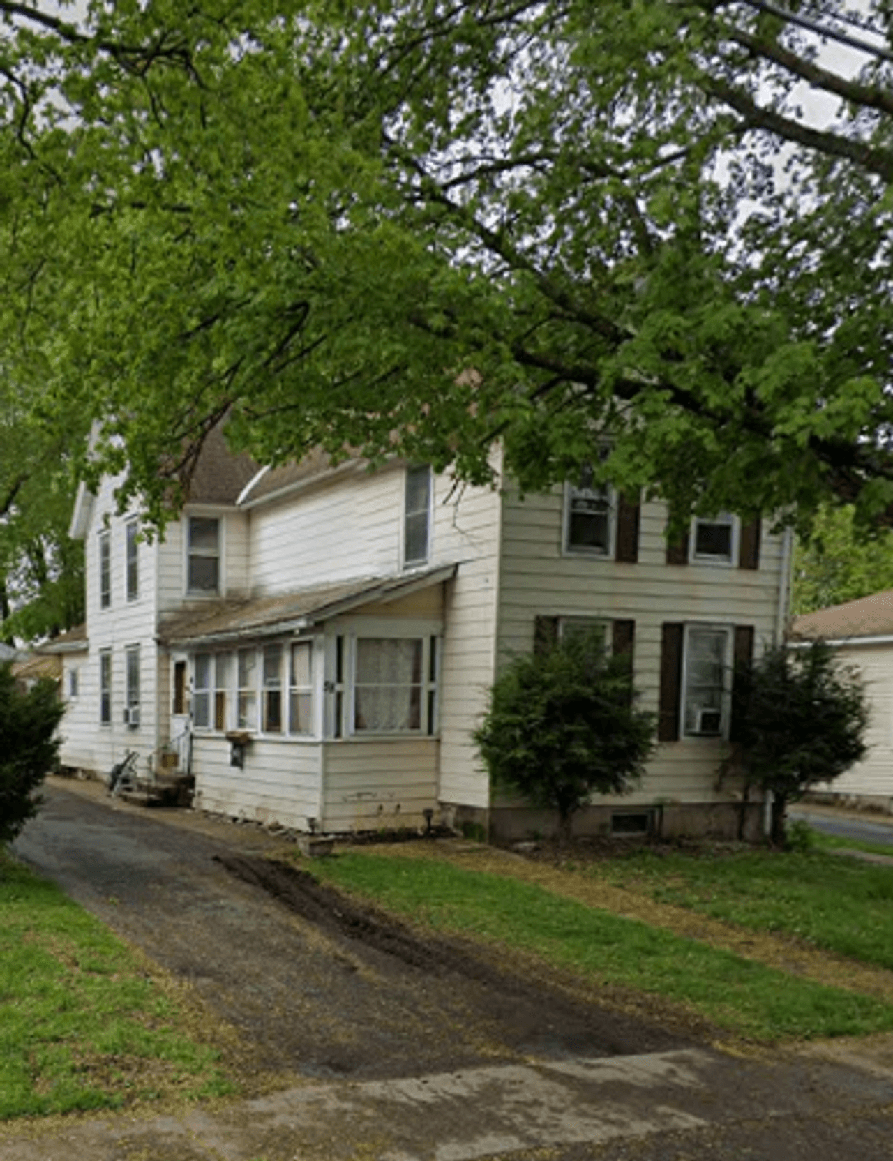 listing, photo 1