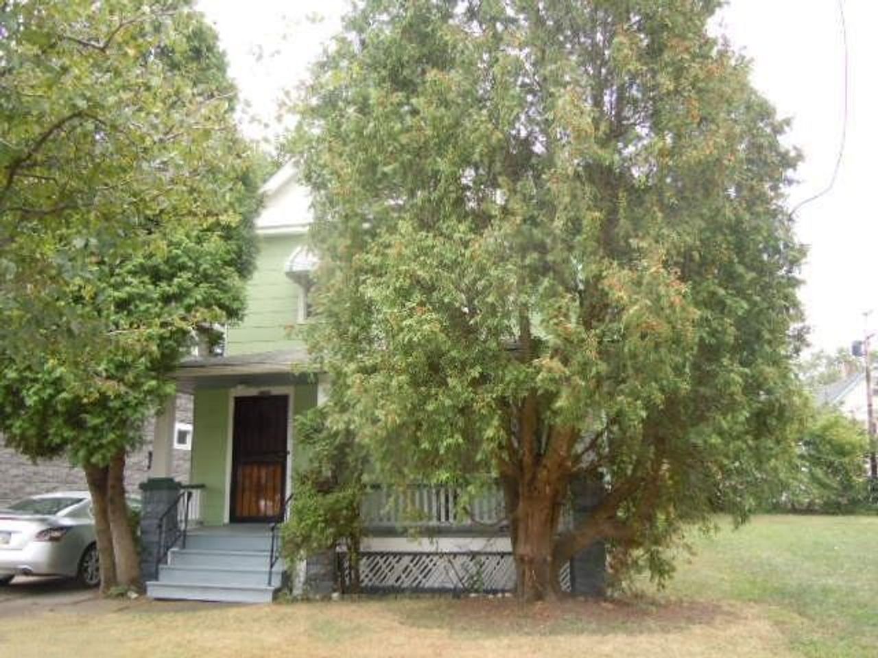 listing, photo 1