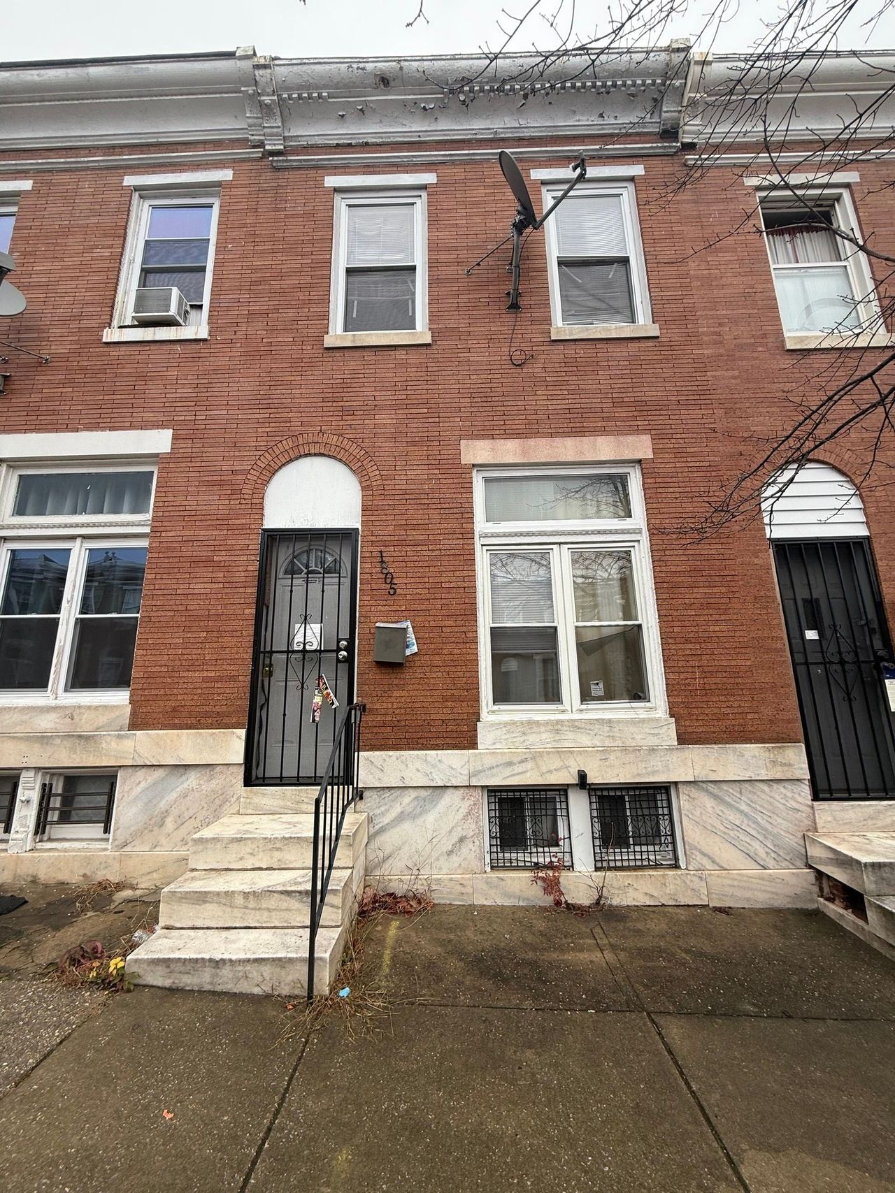 listing, photo 1