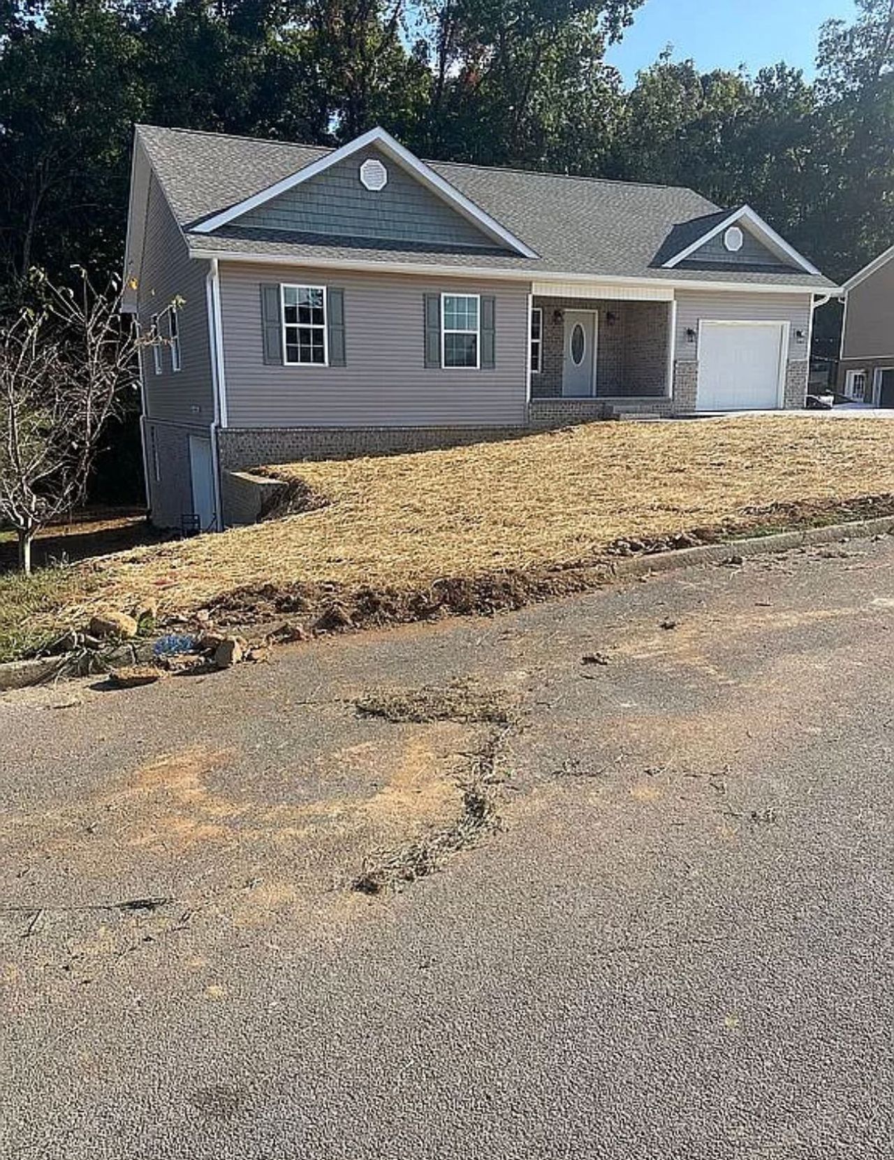 listing, photo 1