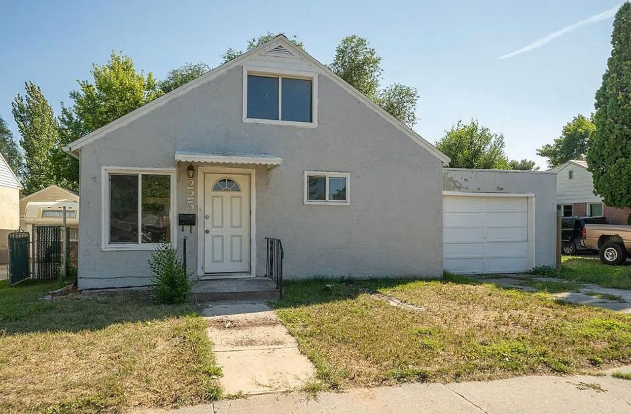 listing, photo 1