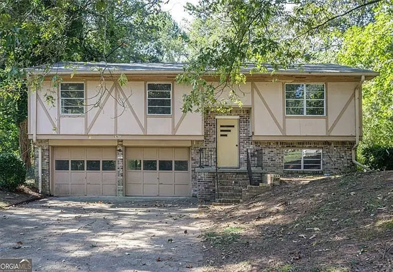 listing, photo 1