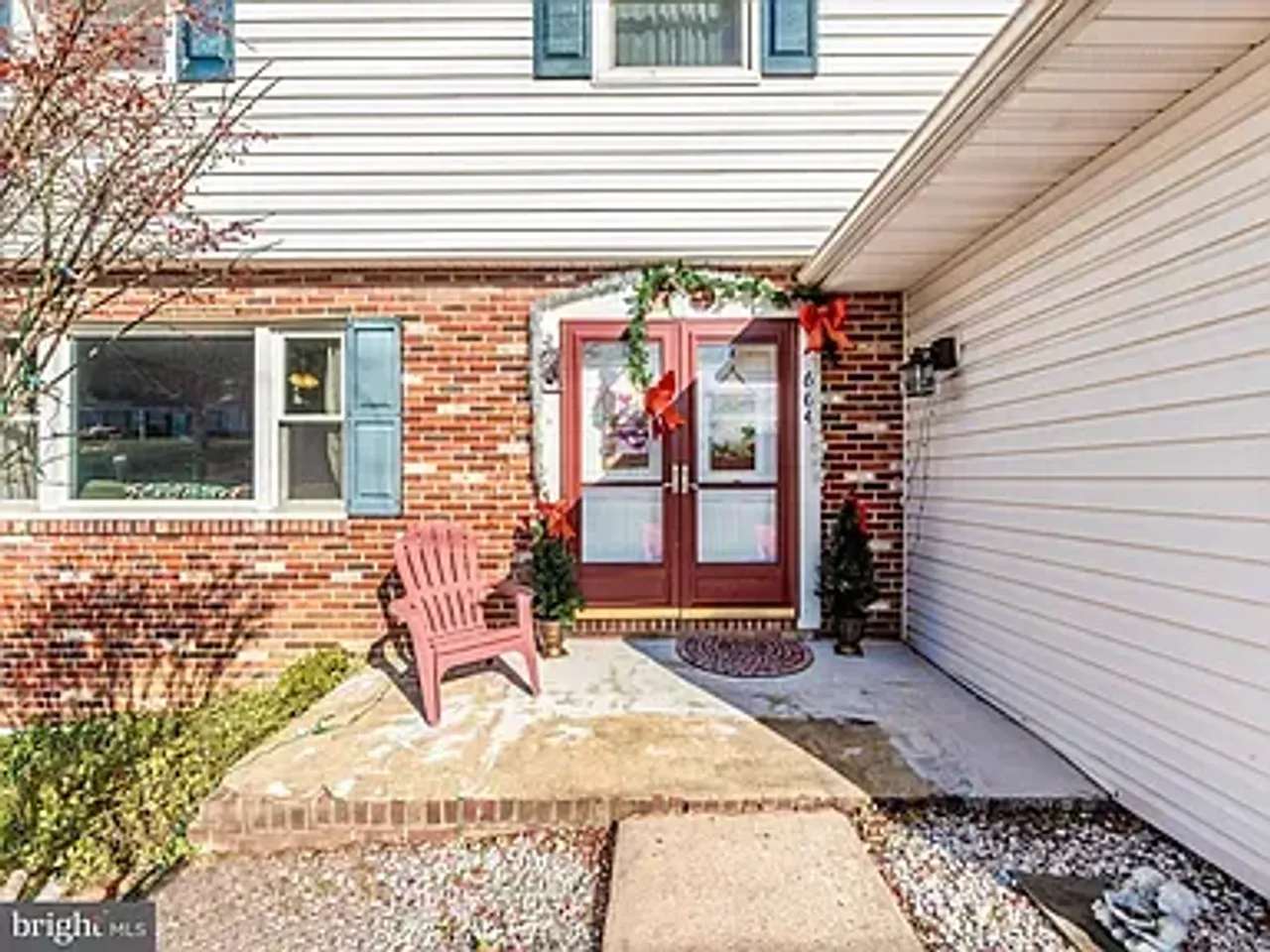 listing, photo 1