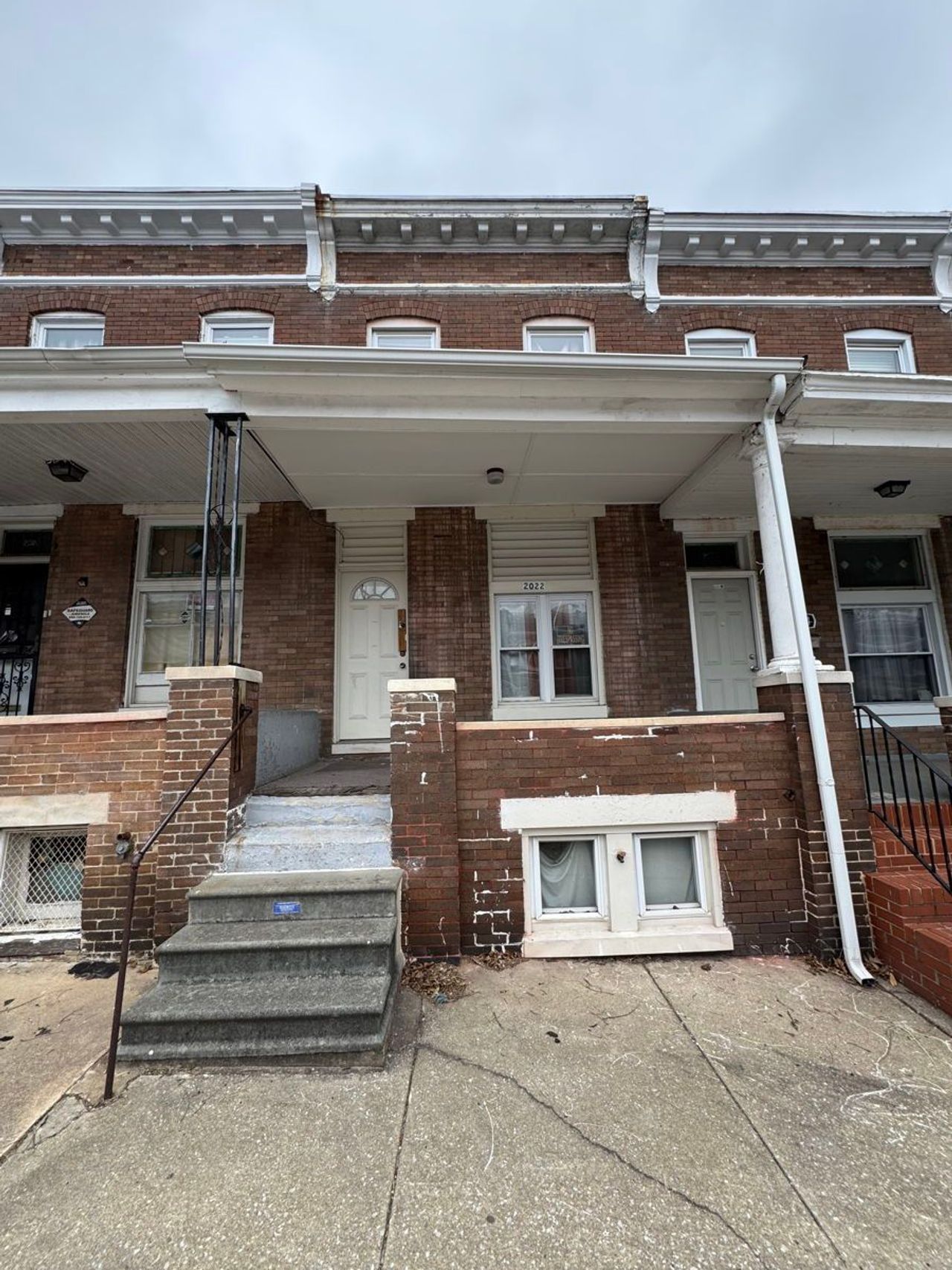 listing, photo 1