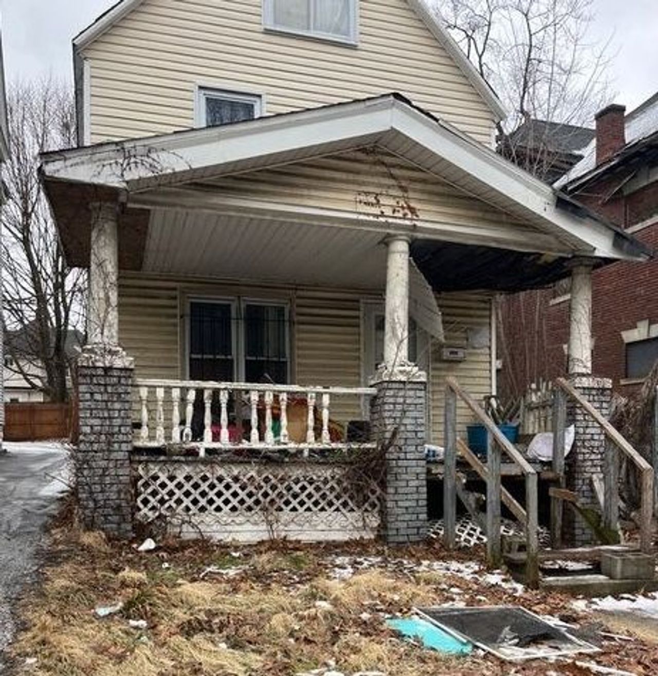 listing, photo 1