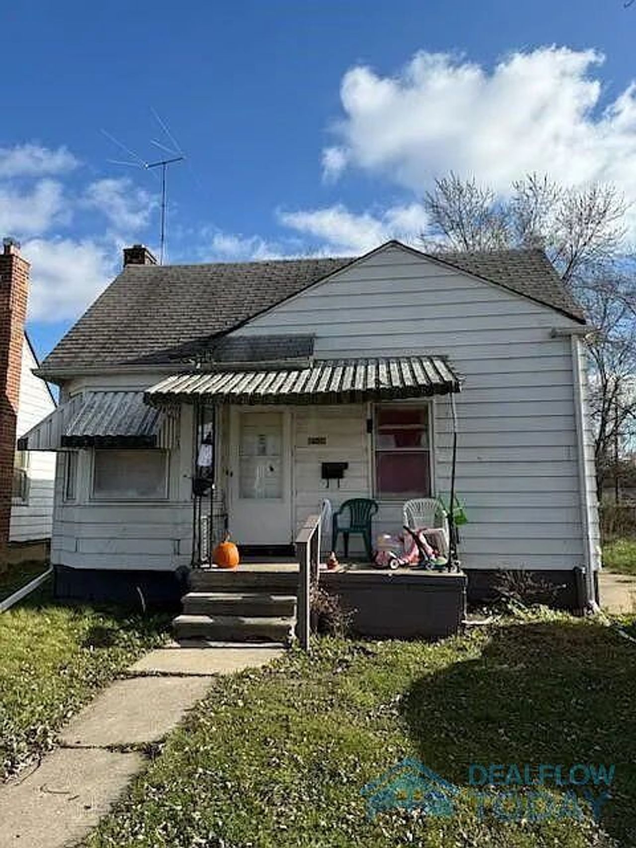 listing, photo 1