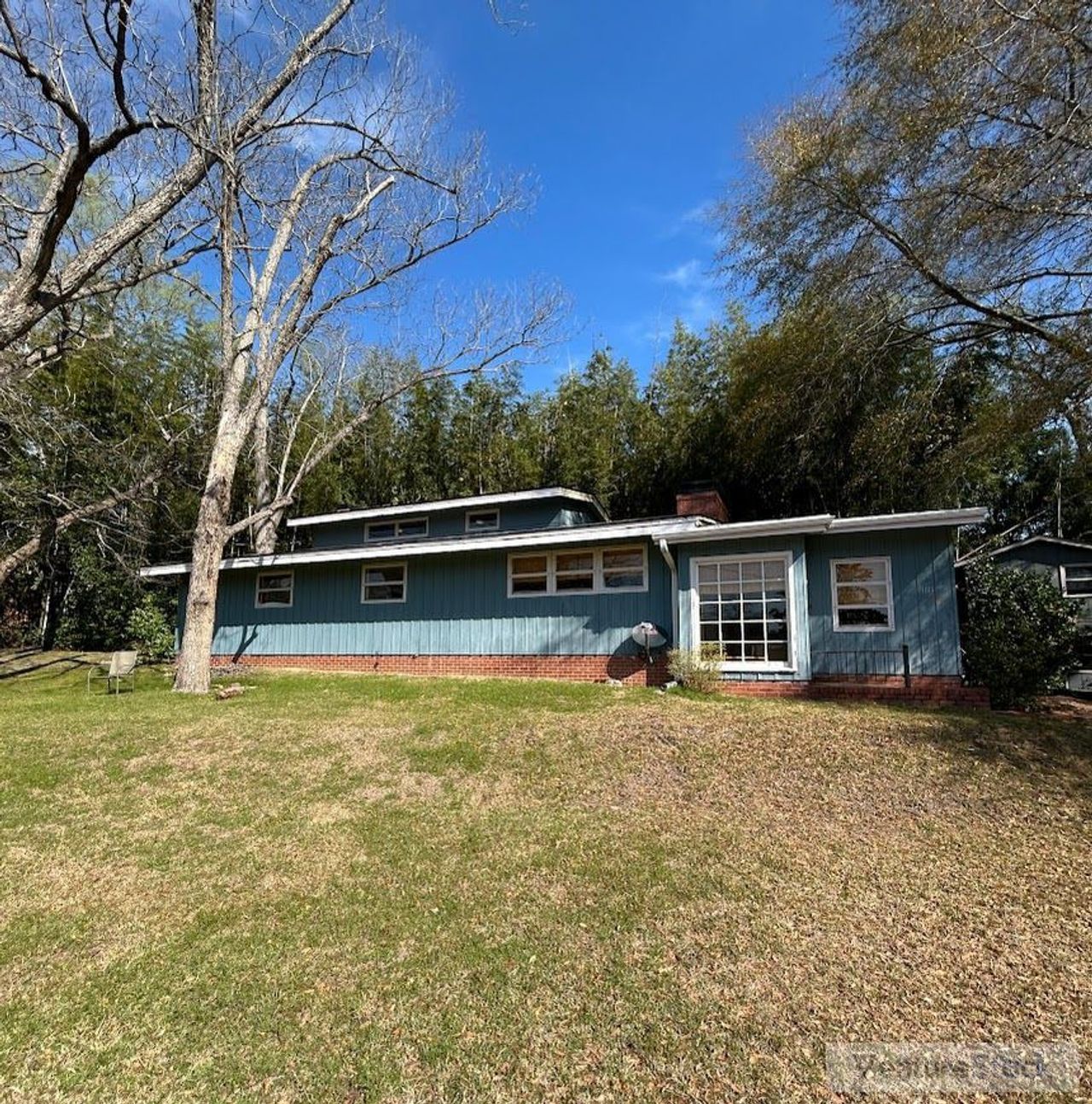 listing, photo 1