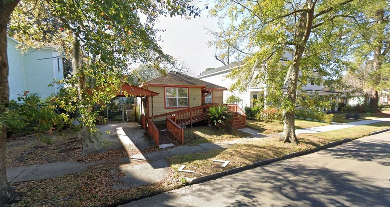 listing, photo 1