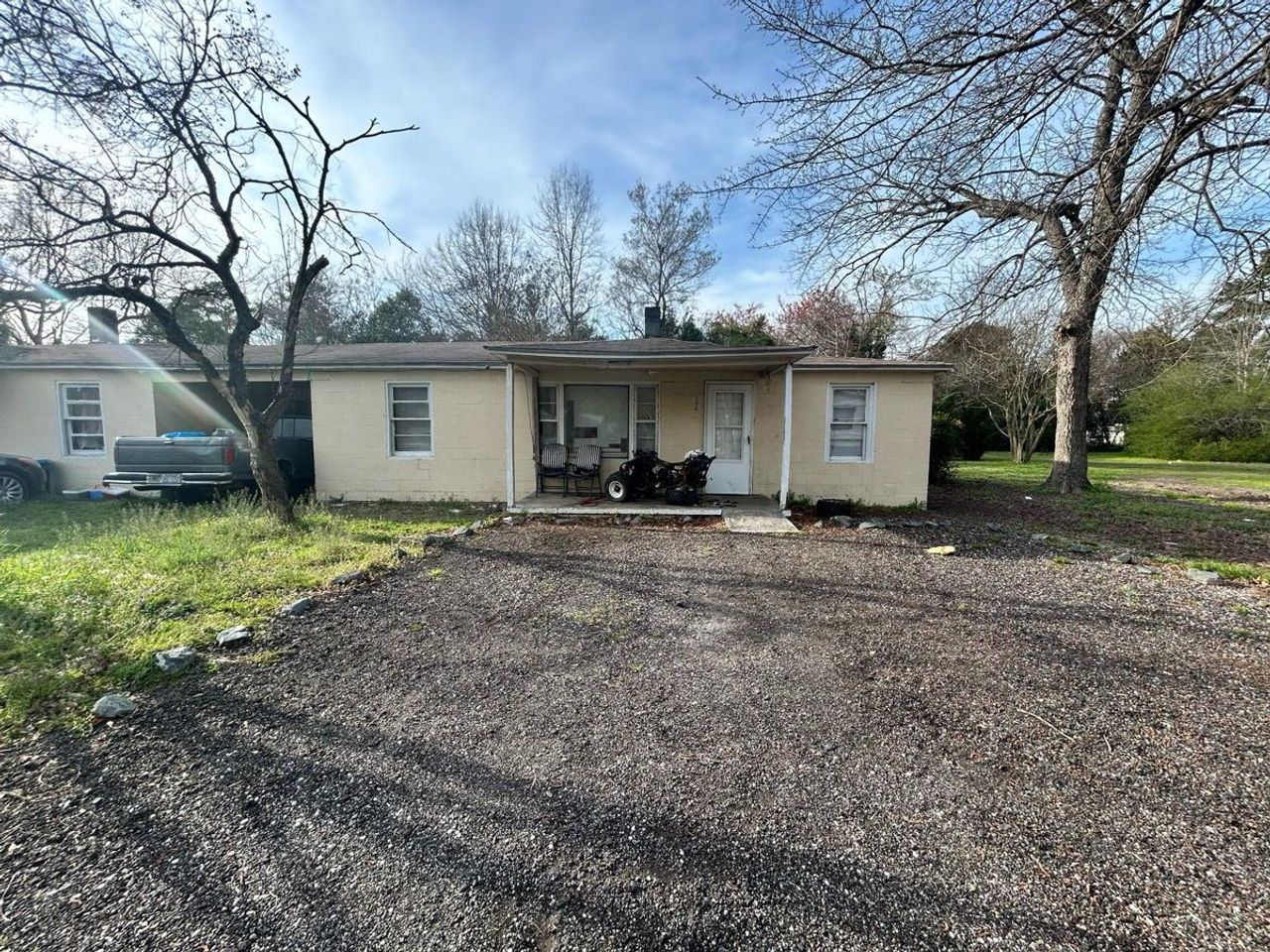 listing, photo 1