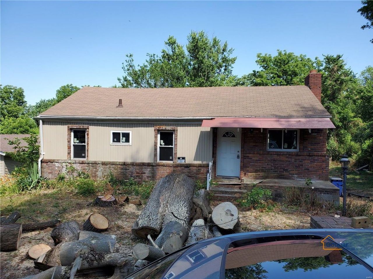 listing, photo 1
