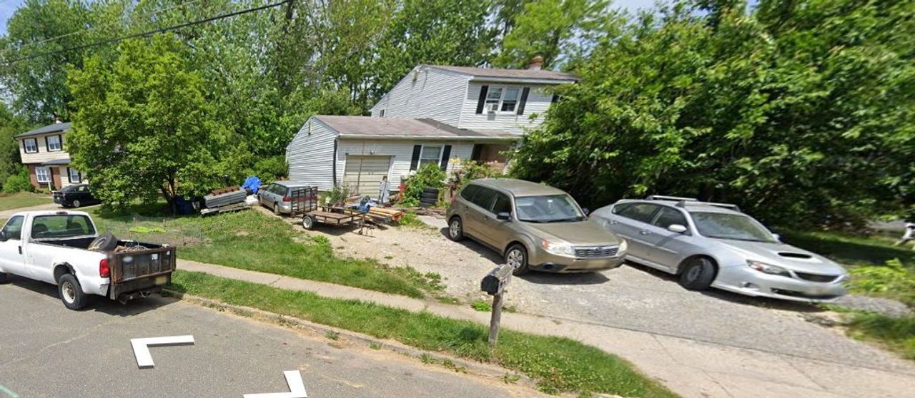 listing, photo 1
