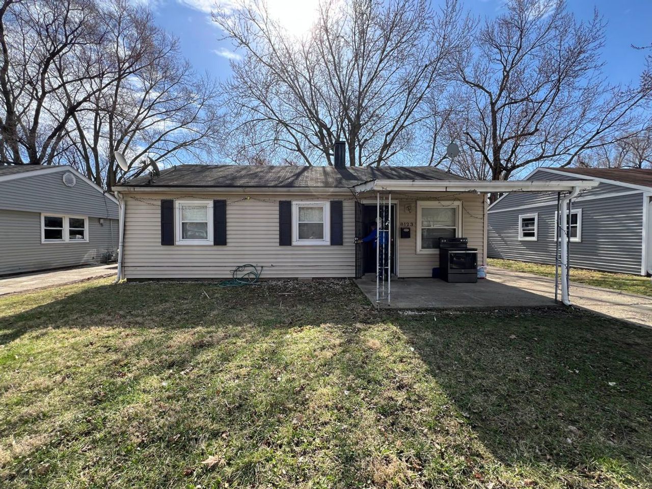 listing, photo 1