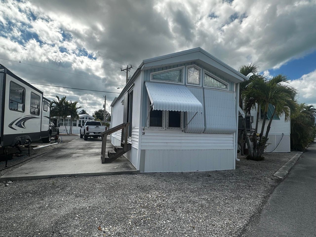 listing, photo 1