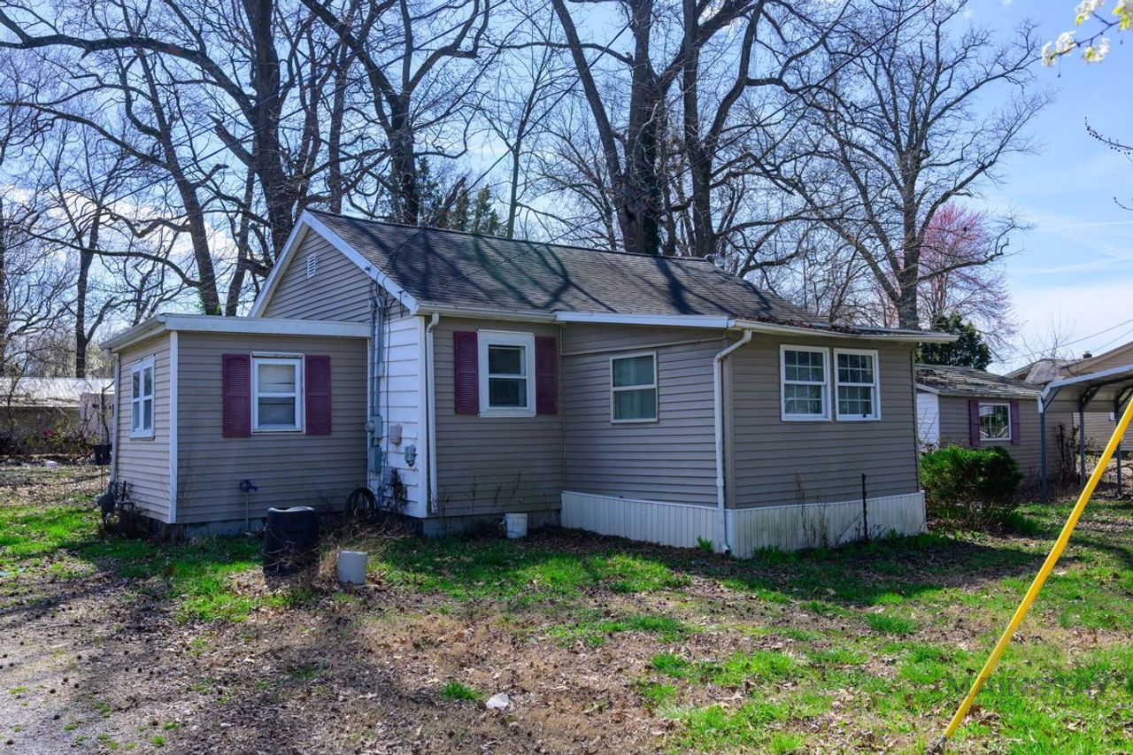 listing, photo 1