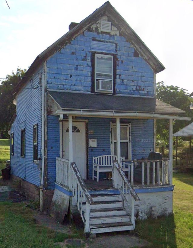 View of 611 Spearman Ave, Farrell, PA 16121, USA