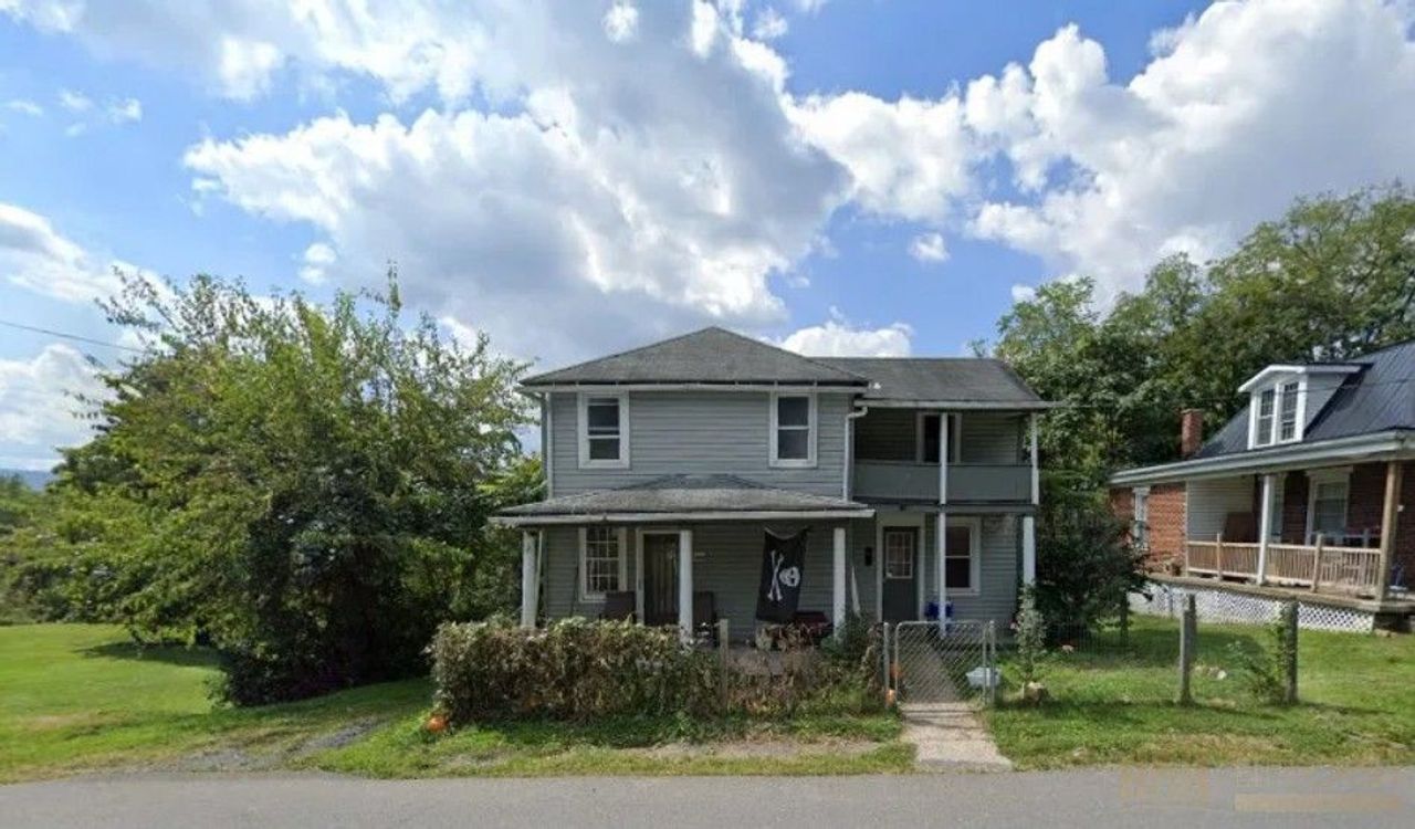 listing, photo 1