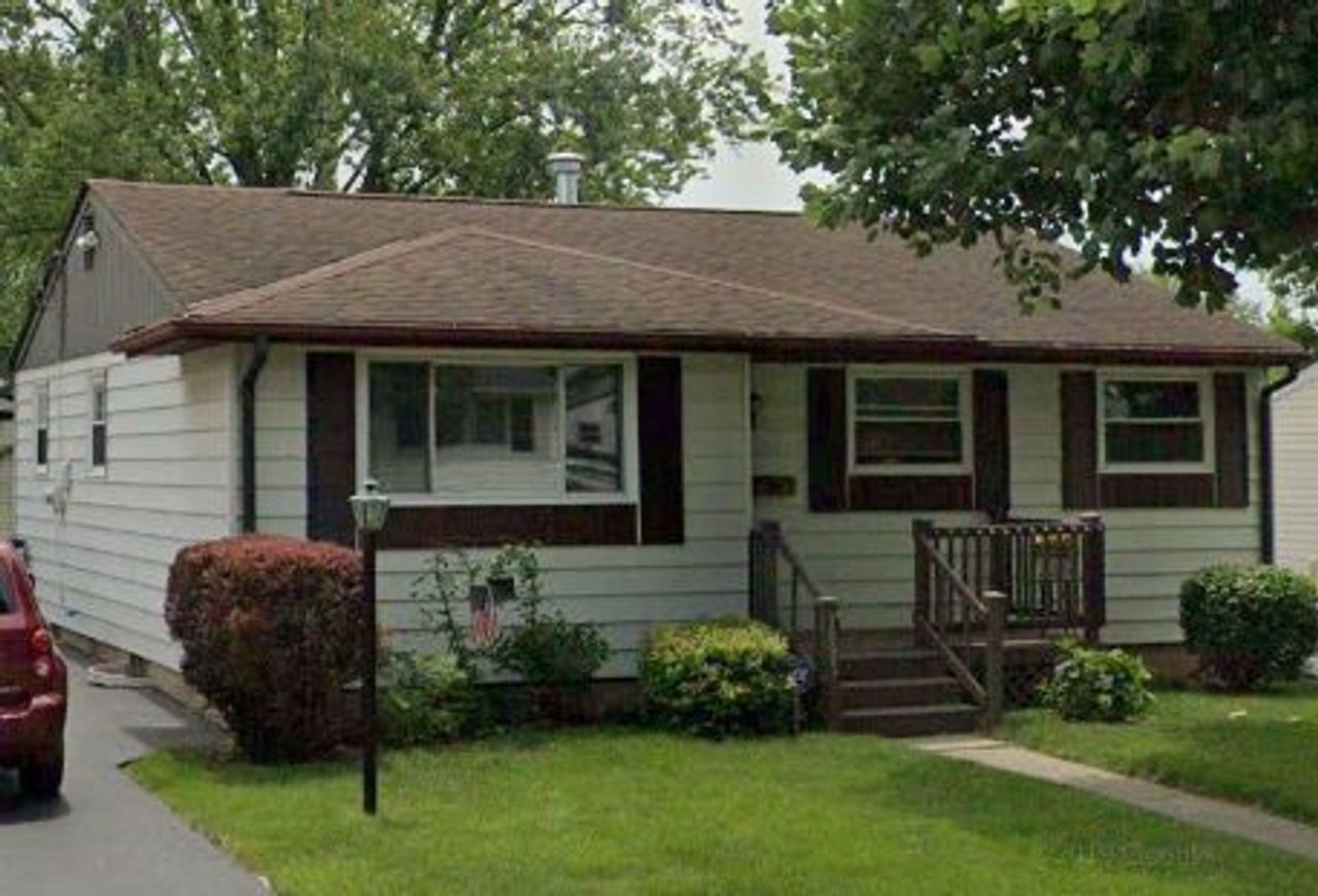 listing, photo 1