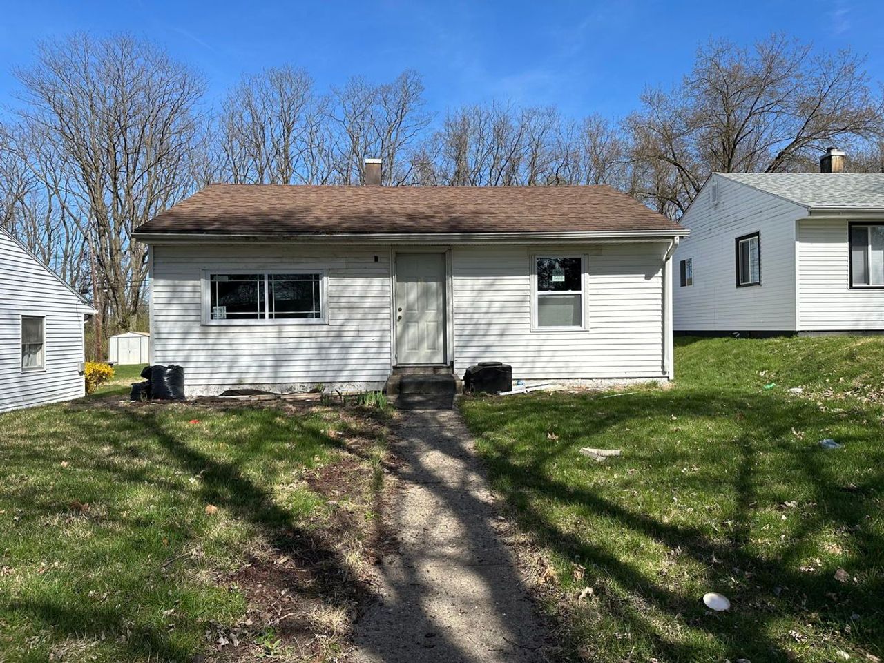 listing, photo 1