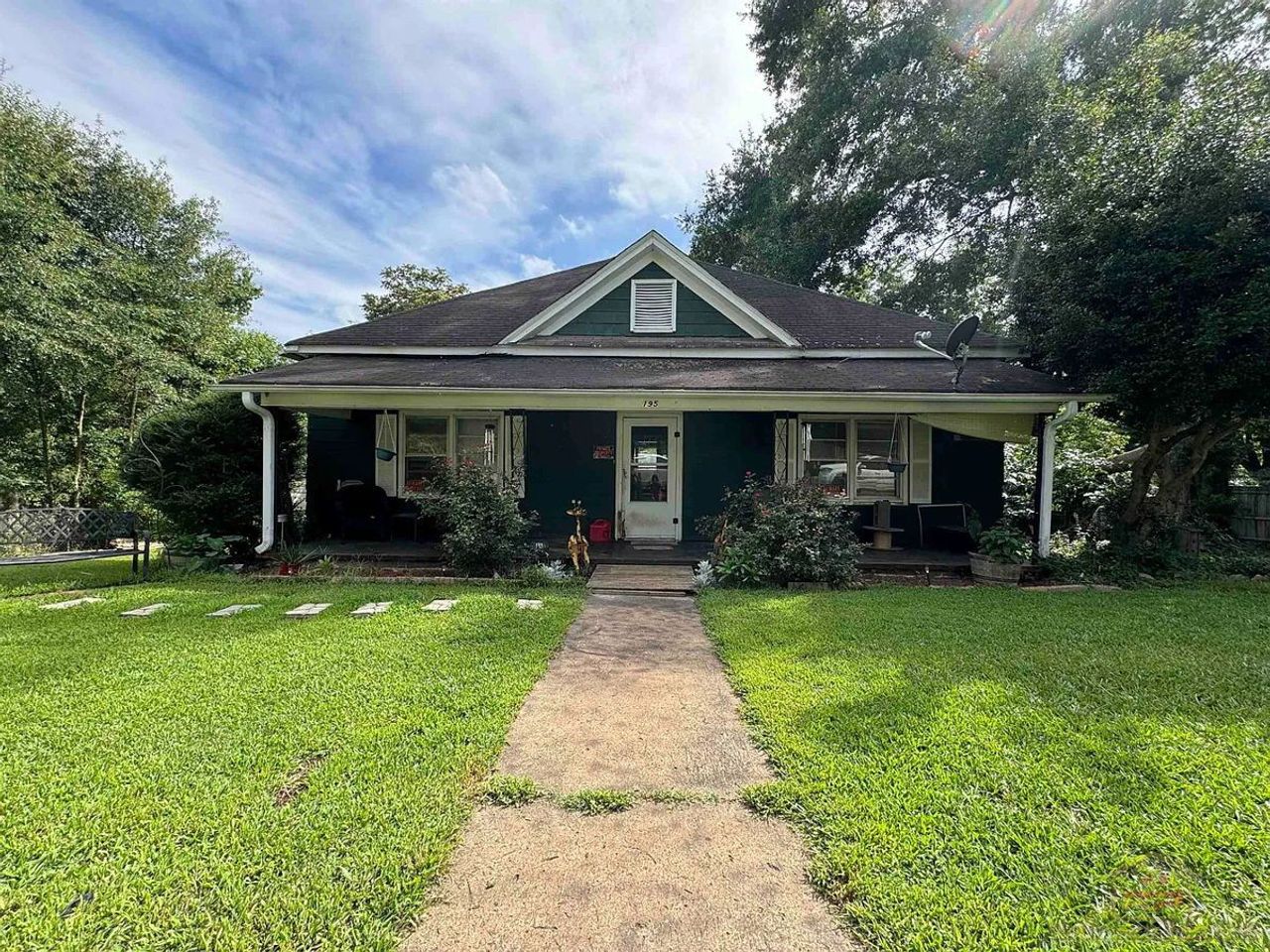 listing, photo 1