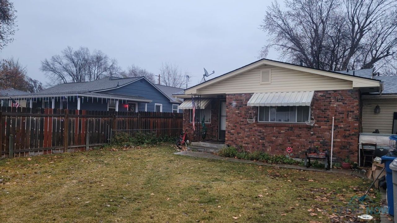 listing, photo 1