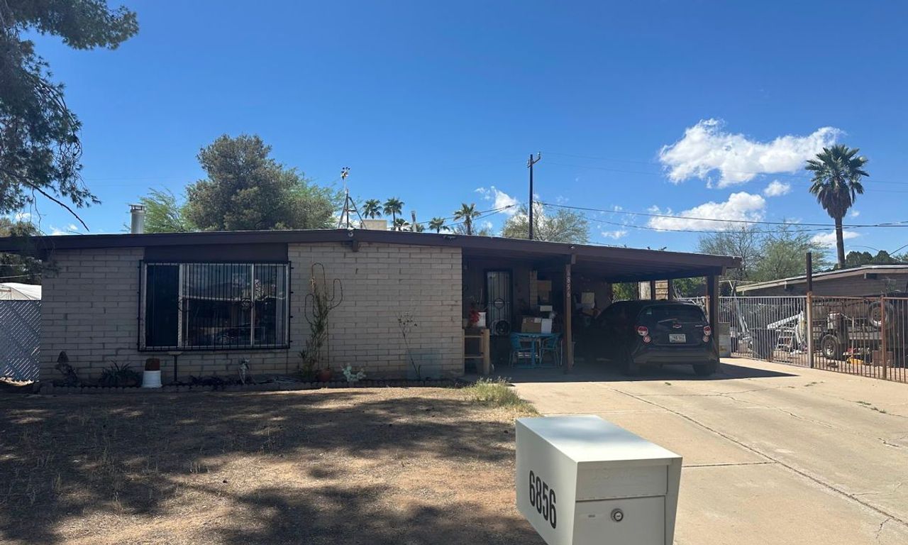 listing, photo 1