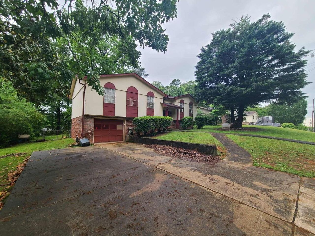 listing, photo 1