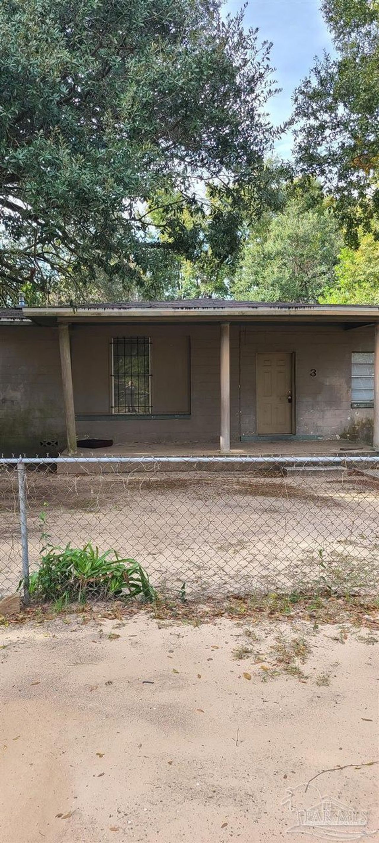 listing, photo 1