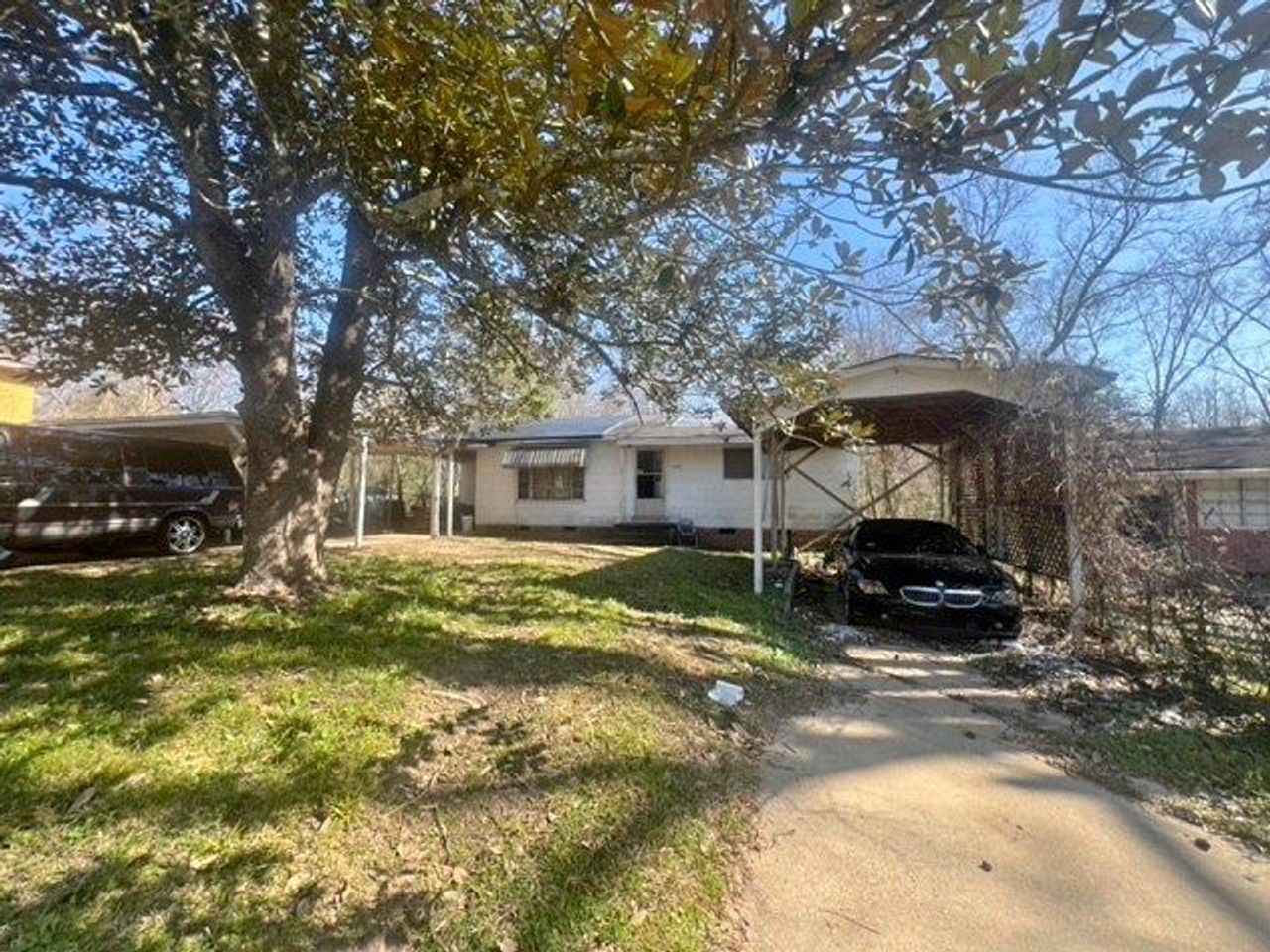 listing, photo 1
