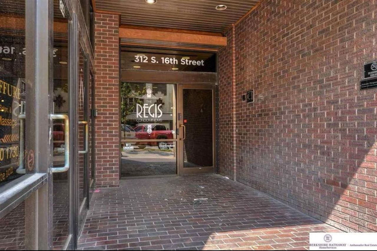 listing, photo 1