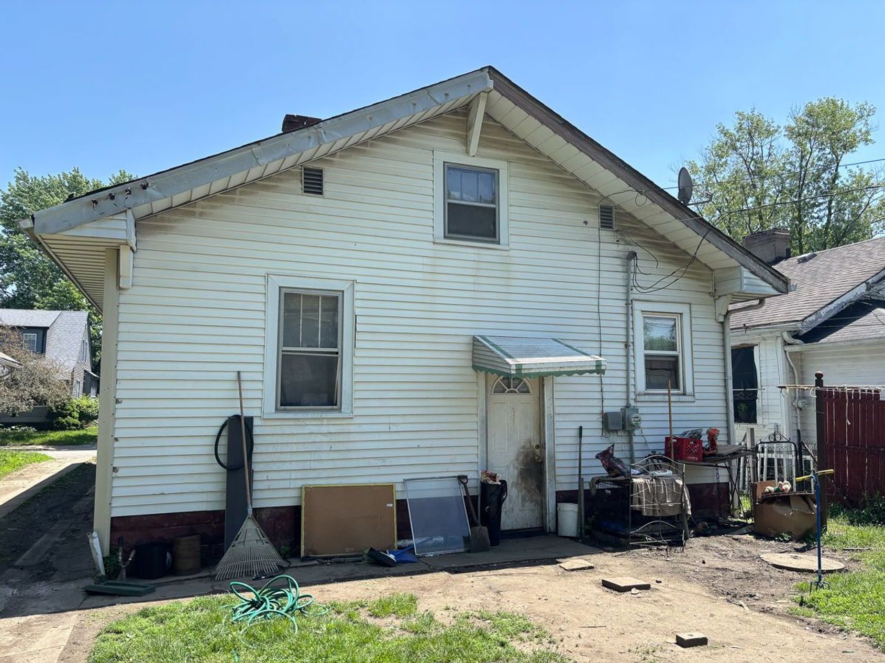 listing, photo 1