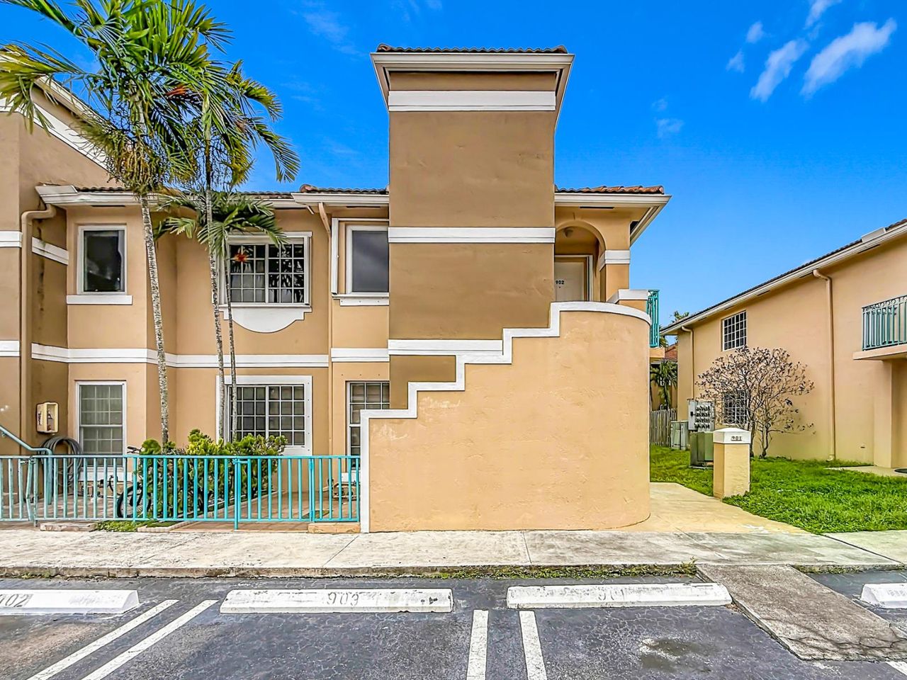 listing, photo 1
