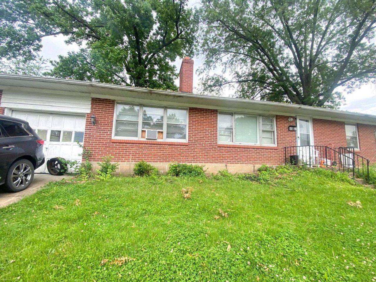 listing, photo 1
