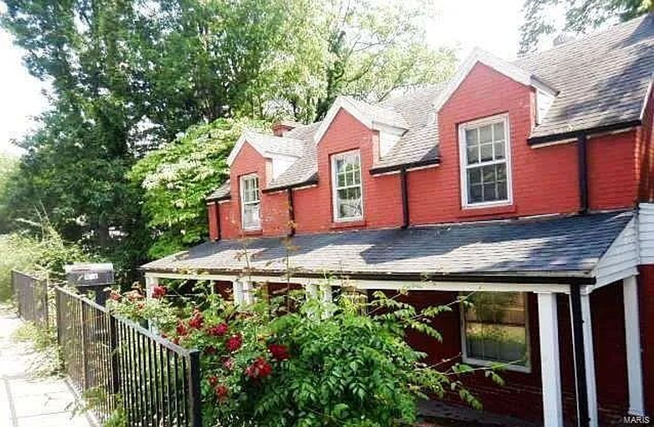 listing, photo 1