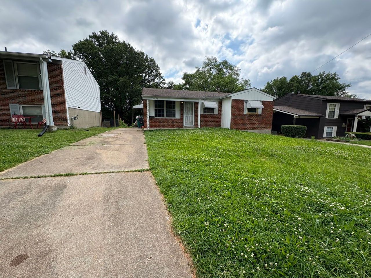 listing, photo 1