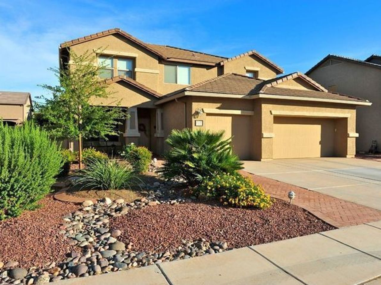 listing, photo 1