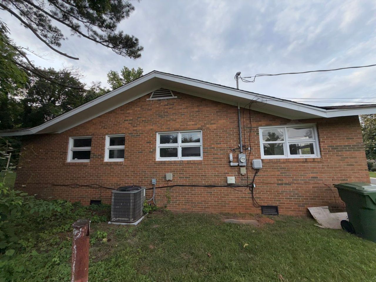 listing, photo 1