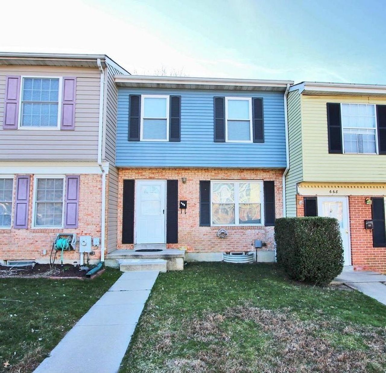listing, photo 1