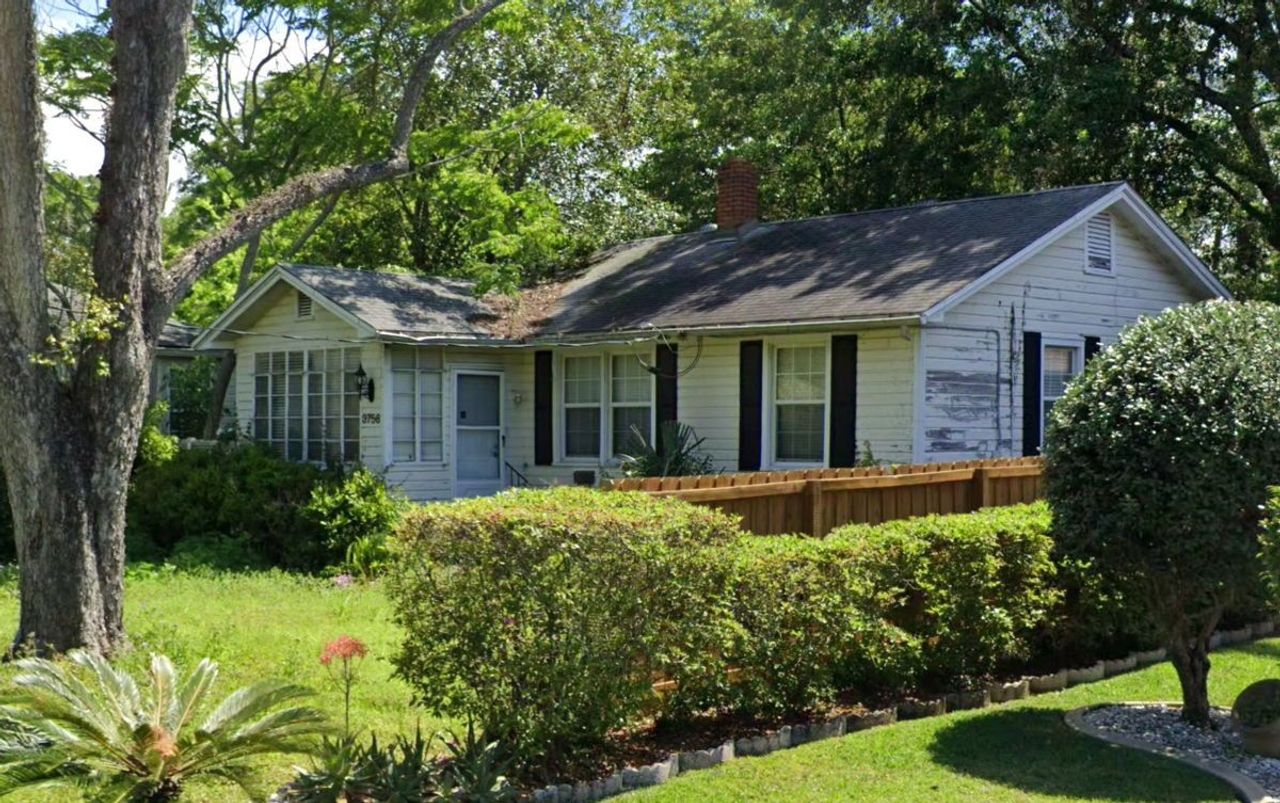 listing, photo 1