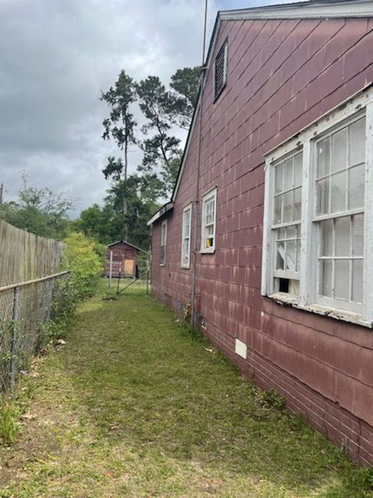 listing, photo 1