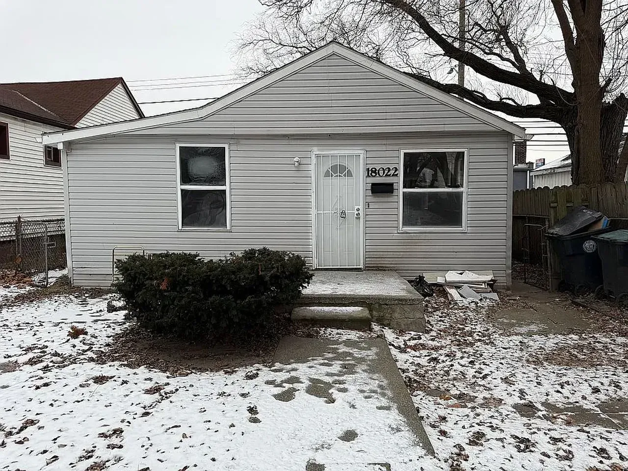 listing, photo 1